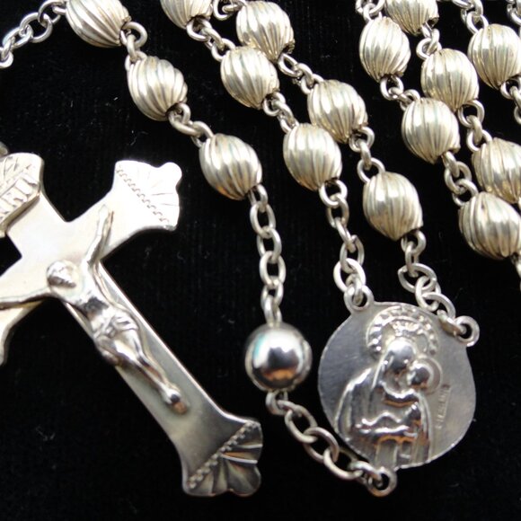 Sterling Silver Ridged Oval Beads 20.1 Grams 18 1/2" Rosary - Picture 3 of 7